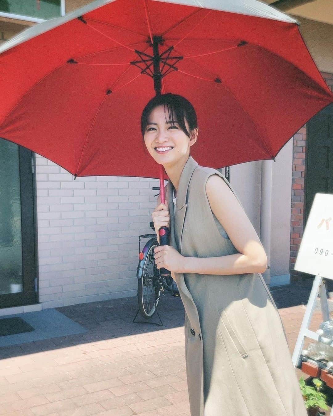岡崎紗絵のインスタグラム：「今夜22時から放送の カンテレ「転職の魔王様」第4話に出演します🐏  来栖嵐の元彼女。 魔王様になる前を知っている唯一の人物です。 そんな重要な役を頂いて光栄でした。  なぜ魔王様と呼ばれるようになったのか、 嵐の過去が知れる回です😌 是非ご覧ください！  #転職の魔王様」