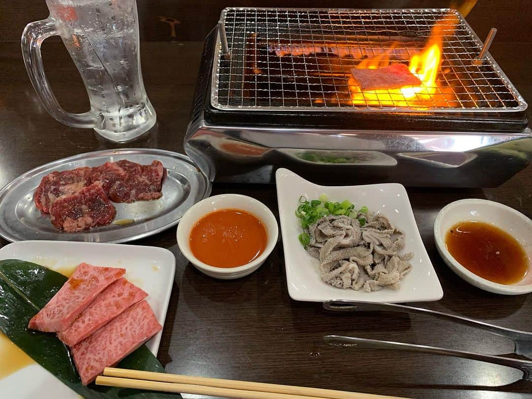 松井泉のインスタグラム：「#ただいま #大阪旅情編  住之江のナイスな場所にできたゴリラホールにてペトロールズとのツーマン。 延期もあったけど、無事に開催できて本当に良かった。  見てくださった皆さま、 ありがとうございました！  ペトロールズはやっぱり最高にかっこいいし、また是非ご一緒できたら狂喜！  ツネさんと開発した「ツネオカ」も みっちゃんとバッチリかませたし、 ツネさんから頂いたスティックは、  使わないけどお守り代わりにずっと現場に持ち回ってます。  動き続けることが何よりの供養だと思うので引き続き何卒！！！！！　  #YSIG #カクバリズム」