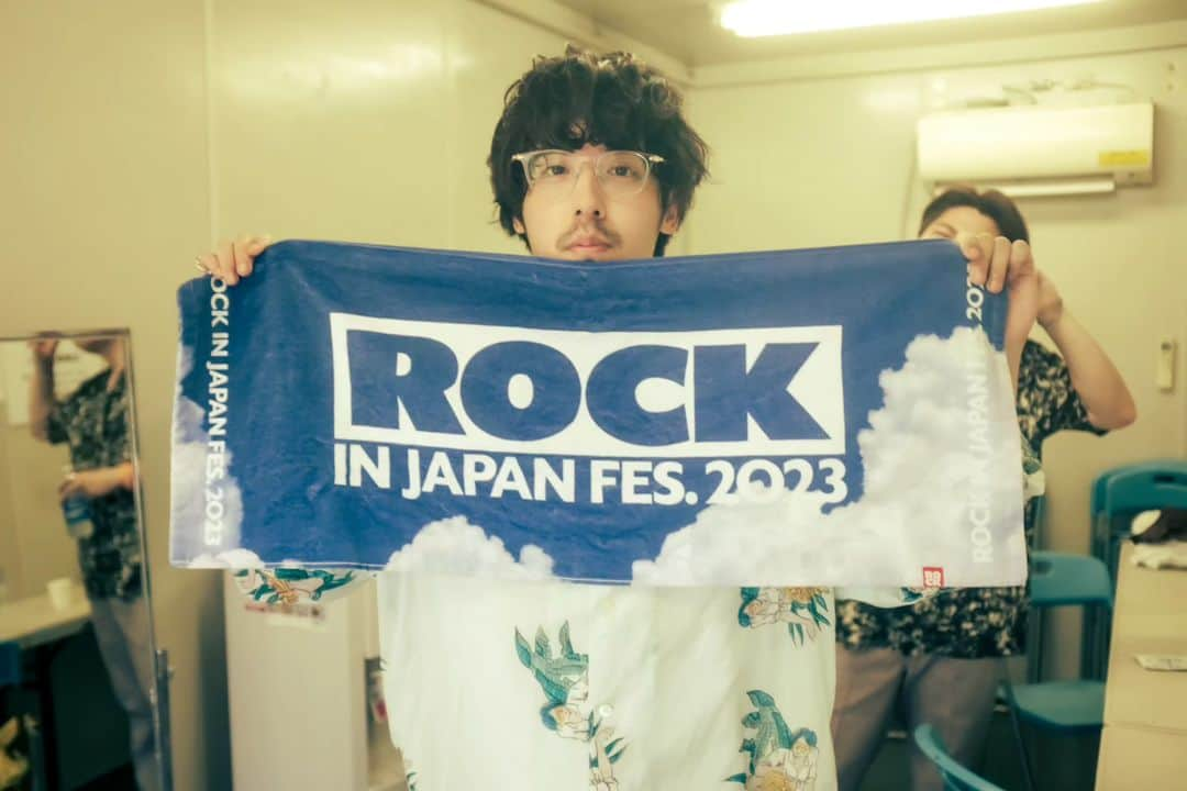 廣瀬臣吾さんのインスタグラム写真 - (廣瀬臣吾Instagram)「8/5 ROCK IN JAPAN 2023 今年もありがとうございました。 夏、素敵です。  @masafuji93」8月7日 17時07分 - shingoliannn