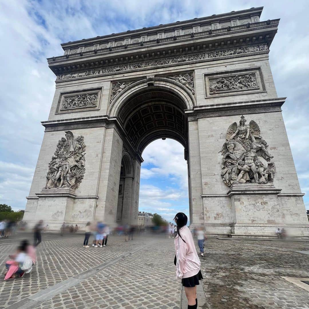 馬場彩華さんのインスタグラム写真 - (馬場彩華Instagram)「🇫🇷🗼🫏   次行く時はフランス語や英語をもっと勉強してからいこうっと…📚📖✍︎      #🇫🇷 #フランス #france #フランス旅行 #ルーヴル美術館 #凱旋門 #エッフェル塔 #ノートルダム大聖堂」8月7日 17時08分 - s2yklo