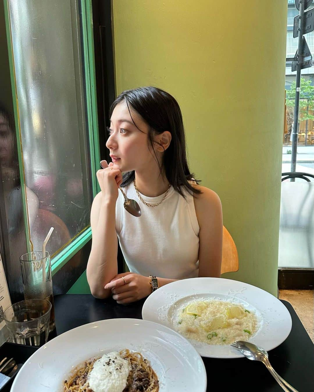 齊藤英里さんのインスタグラム写真 - (齊藤英里Instagram)「素敵なお店でランチをしたよ。 美味しいご飯を食べること、趣味の一つです。 最近は食欲がとにかく増加しています、、、🐷 （あ、パスタとデザートもちろんシェアしてますよ！） 栄養は沢山蓄えましょう。 そして適度に運動🩷 最近食べて美味しかったもの！教えて下さい😌💭  #jjモデルオーディション2023  #国民的彼女 #齊藤英里 #さいとうえり　 @jj_official_jj  @jj_audition_official」8月7日 18時00分 - erisaito.official