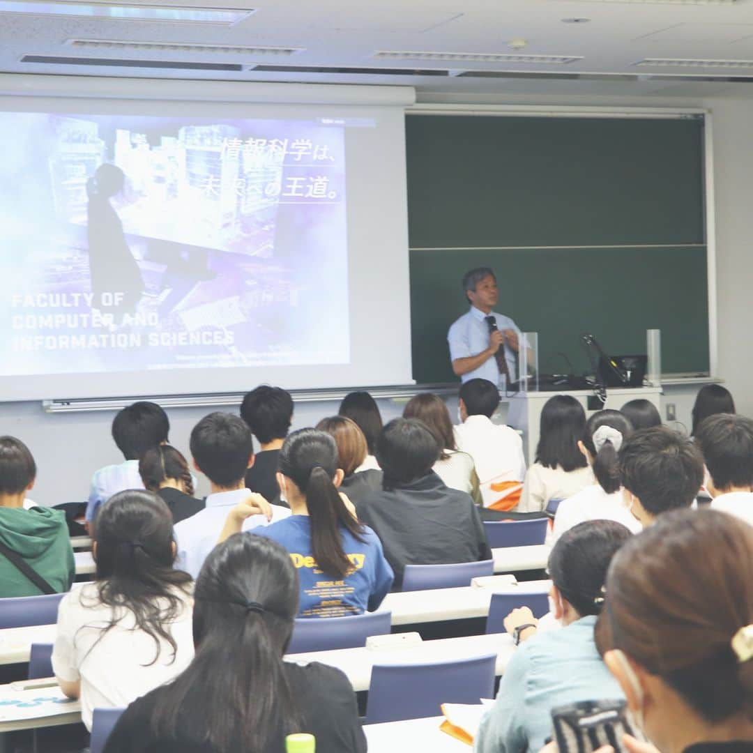 法政大学さんのインスタグラム写真 - (法政大学Instagram)「（@hosei_university）小金井キャンパスのオープンキャンパスを8月5日（土）に開催しました😊 学生スタッフによるキャンパスツアーや個別相談会、理系キャンパス独自の研究室体験や模擬授業などを実施✨ 多くの受験生、保護者の皆さまにお越しいただきました。誠にありがとうございました🙏  そして、学生スタッフの皆さん！ 長きにわたる準備、当日の運営、本当にお疲れ様でした👏  #法政大学 #法政 #大学 #春から法政 #春から大学生 #キャンパスライフ #大学生活 #勉強 #大学 #授業 #受験 #受験生 #広報誌 #オープンキャンパス #小金井 #理系 #hoseiuniversity #hosei #university」8月7日 17時35分 - hosei_university