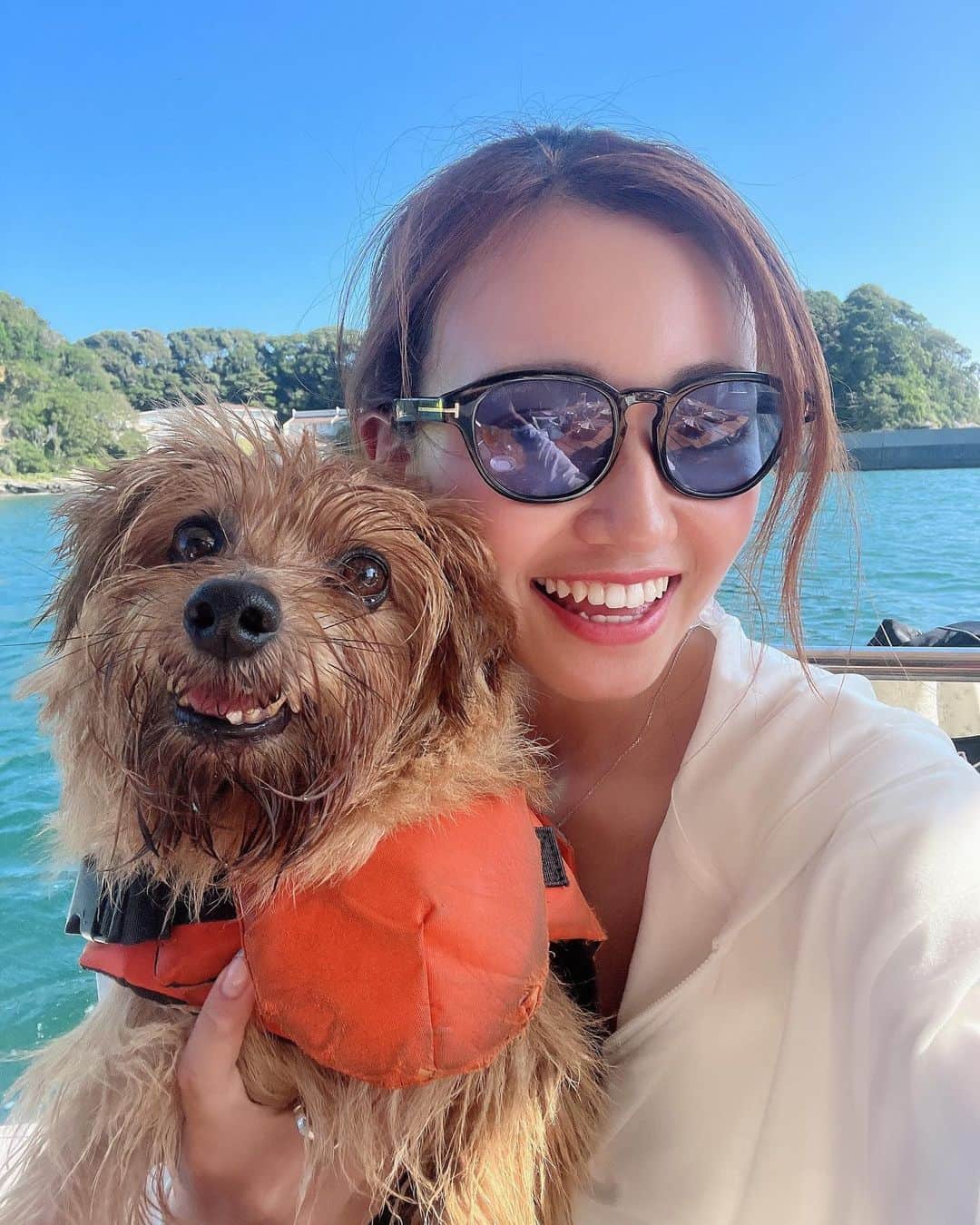 のインスタグラム：「髪の毛ぼさぼさ🤣 楽しいあっという間に終わってしまった土曜日🥹 素敵な会に参加させて頂いて嬉しかった🏖️ ルイヤンありがとうございました😊 @ruiyang.style 🫶 船長のわんちゃん可愛すぎたぁ🐶❤️❤️❤️❤️❤️❤️ 天才👏🫶  .  #ゴルフ #ゴルフ女子 #ゴルフ男子 #スポーツ女子 # #golf #golfing #golfer #golfwear #ゴルフウェア #ゴルフコーデ #YouTube #골프 #골프여자 #高尔夫  #instagolf #ゴルフ好きな人と繋がりたい」