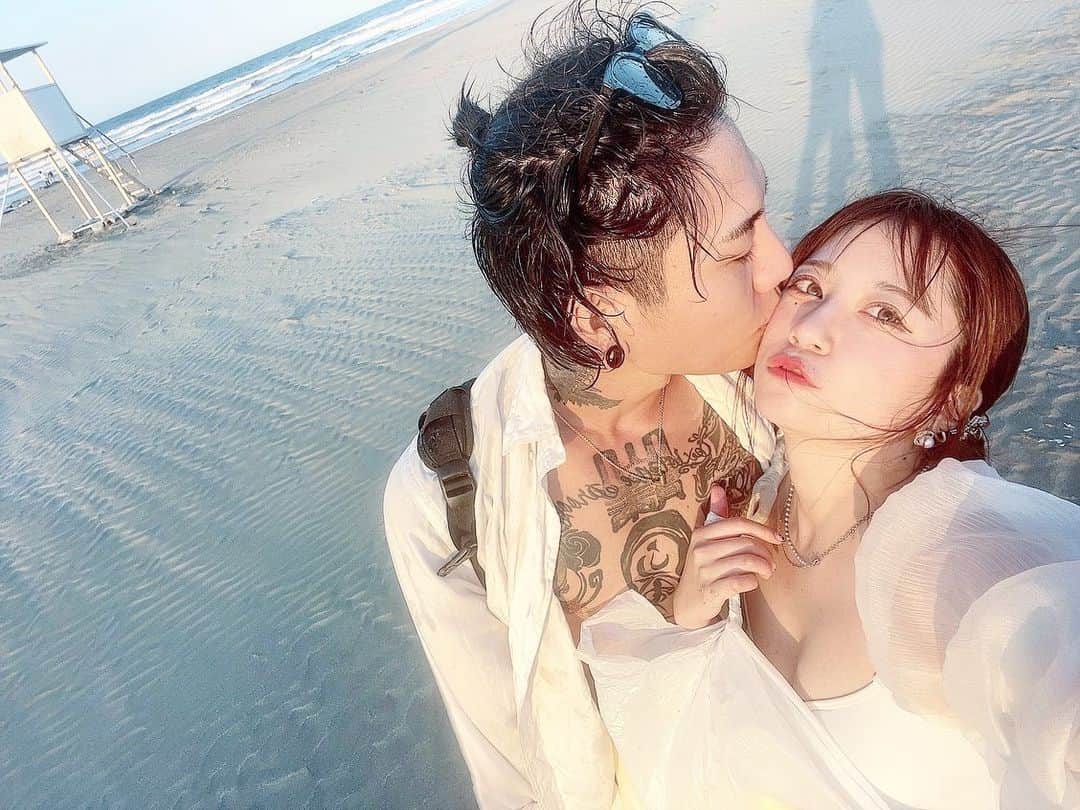 KOHEYさんのインスタグラム写真 - (KOHEYInstagram)「やっぱ夏が1番しゅき。  #タトゥー  #tattoo  #海  #sea  #couple」8月7日 17時53分 - 1125kohey