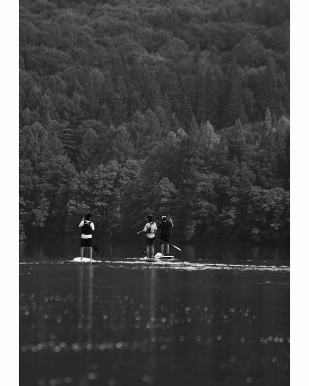 杉本幸祐さんのインスタグラム写真 - (杉本幸祐Instagram)「Sup cruising.  Guide : @forestlogd  Shot : @aikouemura_  @shoendo7   All seasonよろしくお願いします  #sup #サップ」8月7日 18時04分 - _b1ackcoffee_