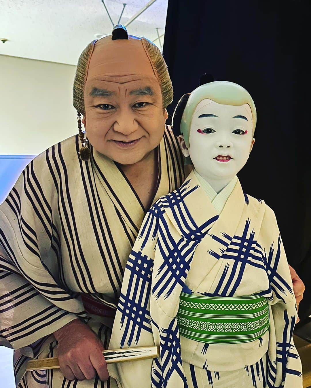 尾上菊之丞さんのインスタグラム写真 - (尾上菊之丞Instagram)「研の會ありがとうございました！ 倅の嘉人お芝居初挑戦、右近さんはじめご出演の皆様、裏方の皆様のおかげで無事に勤めることができました。 お客様にも温かく見守っていただき感謝申し上げます。  最終回には予定になかった神輿の場面に飛び入りで入れてもらったり、カーテンコールまで出させていただき、皆様の優しさと愛情で歌舞伎が大好きになりました！  右近さんの自主公演『研の會』も7回を数え、年々パワーアップ。これだけの会を主催するのはホントに大変なこと。これからも益々活躍することは間違いありませんが、是非皆様も応援してください！  ありがとうございました！  #研の會 #尾上右近 #歌舞伎 #中村鴈治郎 #坂東巳之助 #中村米吉 #中村種之助 #中村莟玉 #羽鳥嘉人 #尾上菊之丞」8月7日 18時01分 - kikunojoonoe3