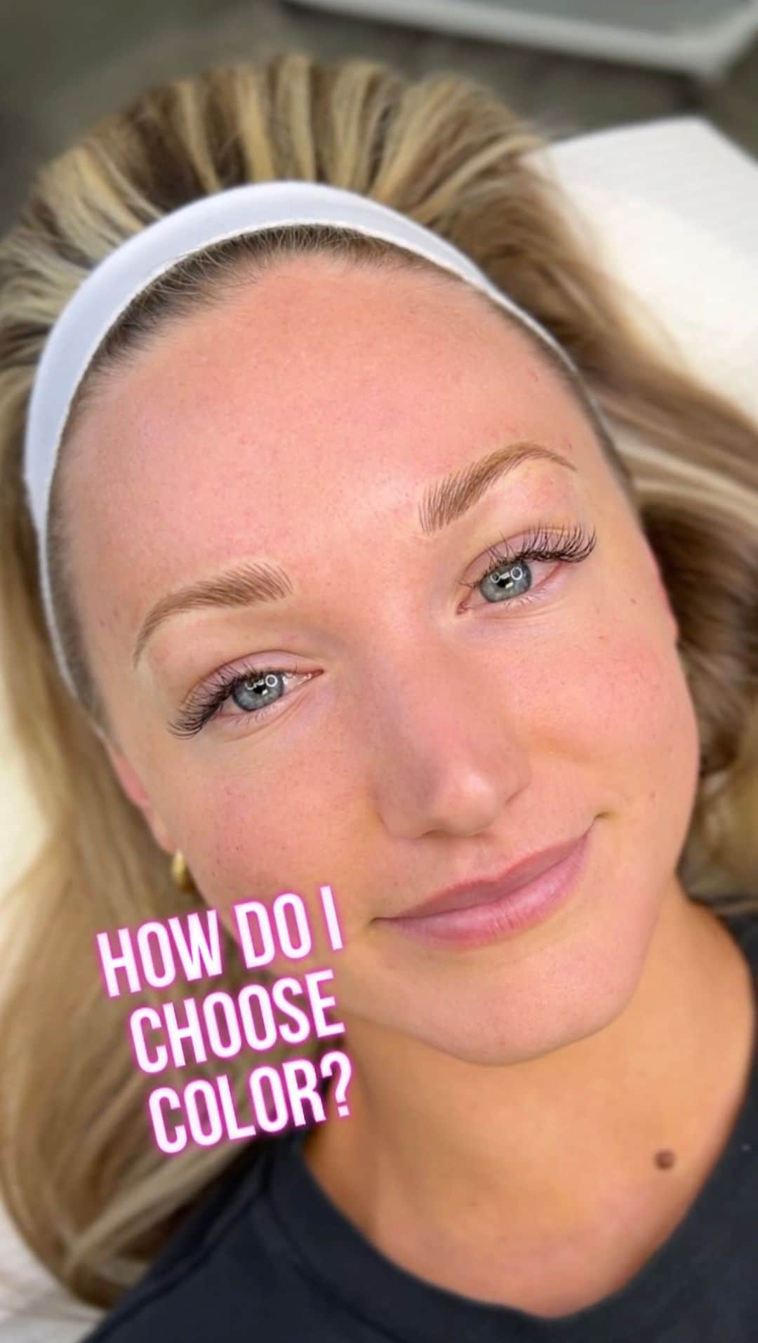 Haley Wightのインスタグラム：「HOW DO I CHOOSE YOUR BROW COLOR?  -find darkest spot in your brow hair- match or go slightly darker than that color -it’s up to you whether you’d like to go warm in tone, or stay neutral. I do NOT use ashy colors as the brows will ashen slightly over the years as they fade. -I do not go off of the hair on your head -I do not go lighter than your natural brow color as it can look patchy in the areas you lack hair  Any questions? DM me!  Interested in book? Call (602)809-9405 or visit our website, link is in my bio! 💕  #microblading #nanoblading #azmicroblading #azbrows #arizonamicroblading #arizonabrows #arizona #scottsdale #phoenix」