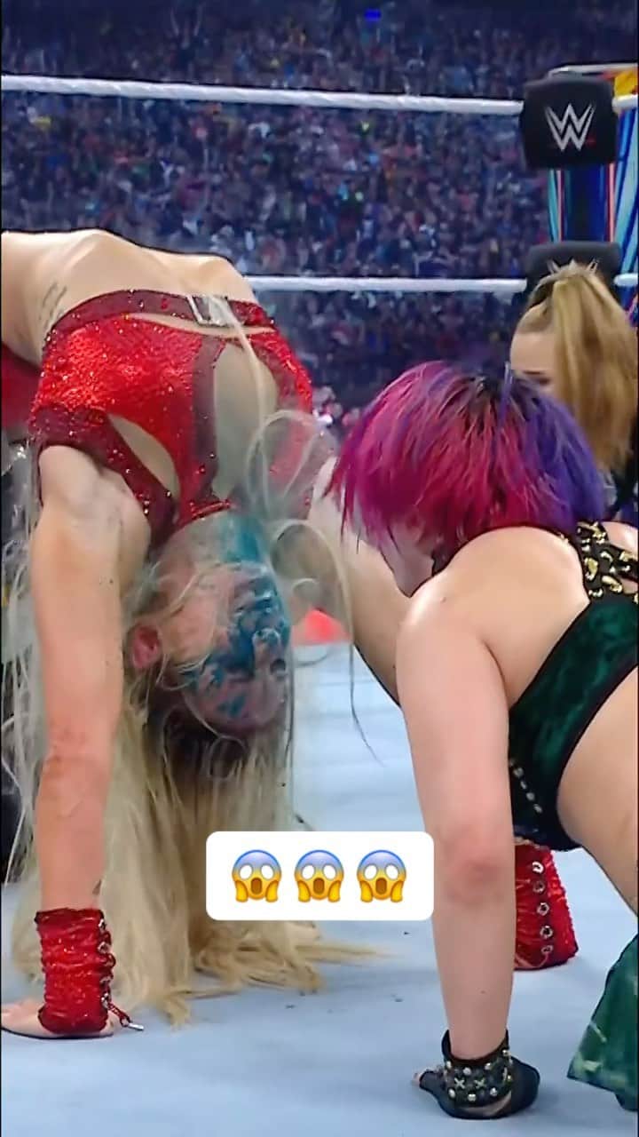 WWEのインスタグラム：「What a moment from #SummerSlam 😱」