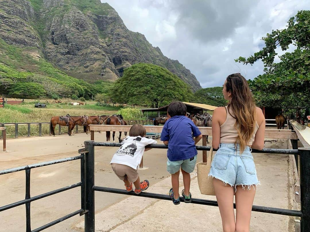 道端アンジェリカのインスタグラム：「🐎💕 #kualoaranch」