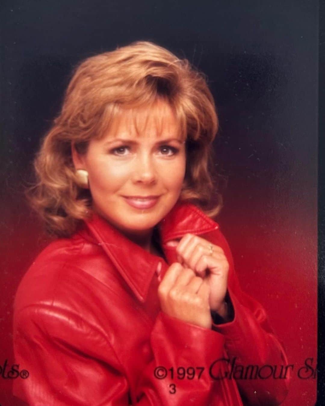 アダム・ディバインのインスタグラム：「Happy birthday to this living legend Penny Devine!!! 65 and looking good in this current photo!」