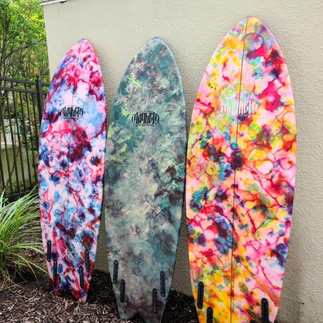 ロストさんのインスタグラム写真 - (ロストInstagram)「Starting the week off with a trio of @_longtoe x @lostsurfboards RNF Retro Revamps.   At any skill set this board is a must-have in the quiver. Pairs nicely with a set of @futuresfins Mayhem Evil Quads.  📷 @usscatalyst #lostsurfboards」8月8日 3時51分 - lost9193