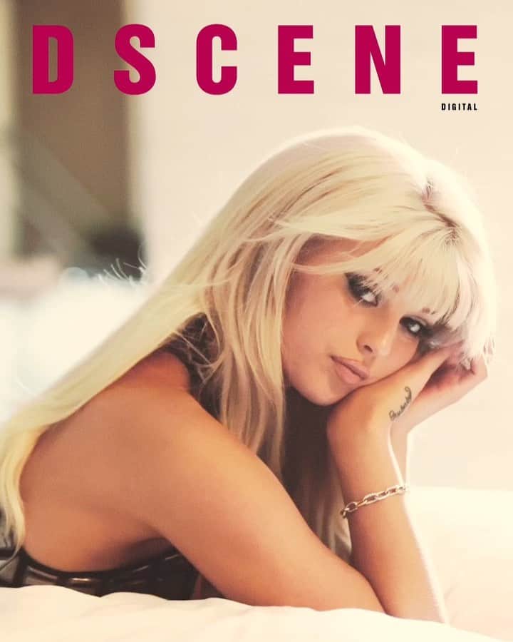 ローレン・グレイのインスタグラム：「me for @designscene ☁️  credits-  Photographer- @frankiebatista Stylist- @ofthemomnt Hair Stylist – @brandonmichaelhair Makeup Artist – @abramovicm Photo Assist: Lex Merico Digital – @grayhamner Location – @thelondonweho Interview by – @nikolabajovic」