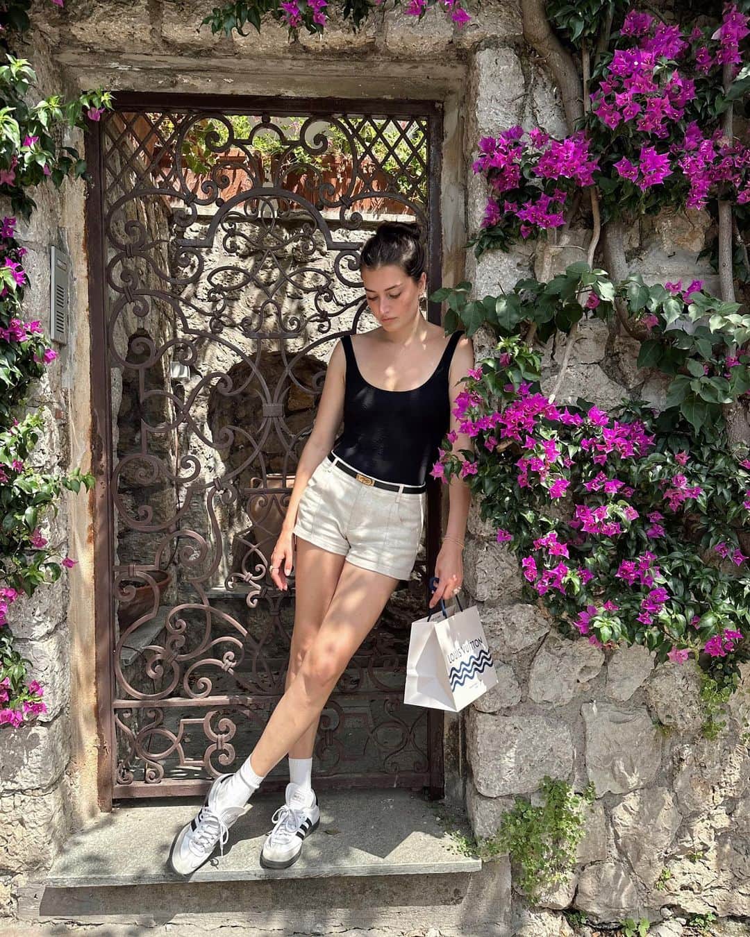 ジェシカ・ジェーン・クレメントのインスタグラム：「Italian summers full my soul ♥️🍝(and my stomach 🥰)」
