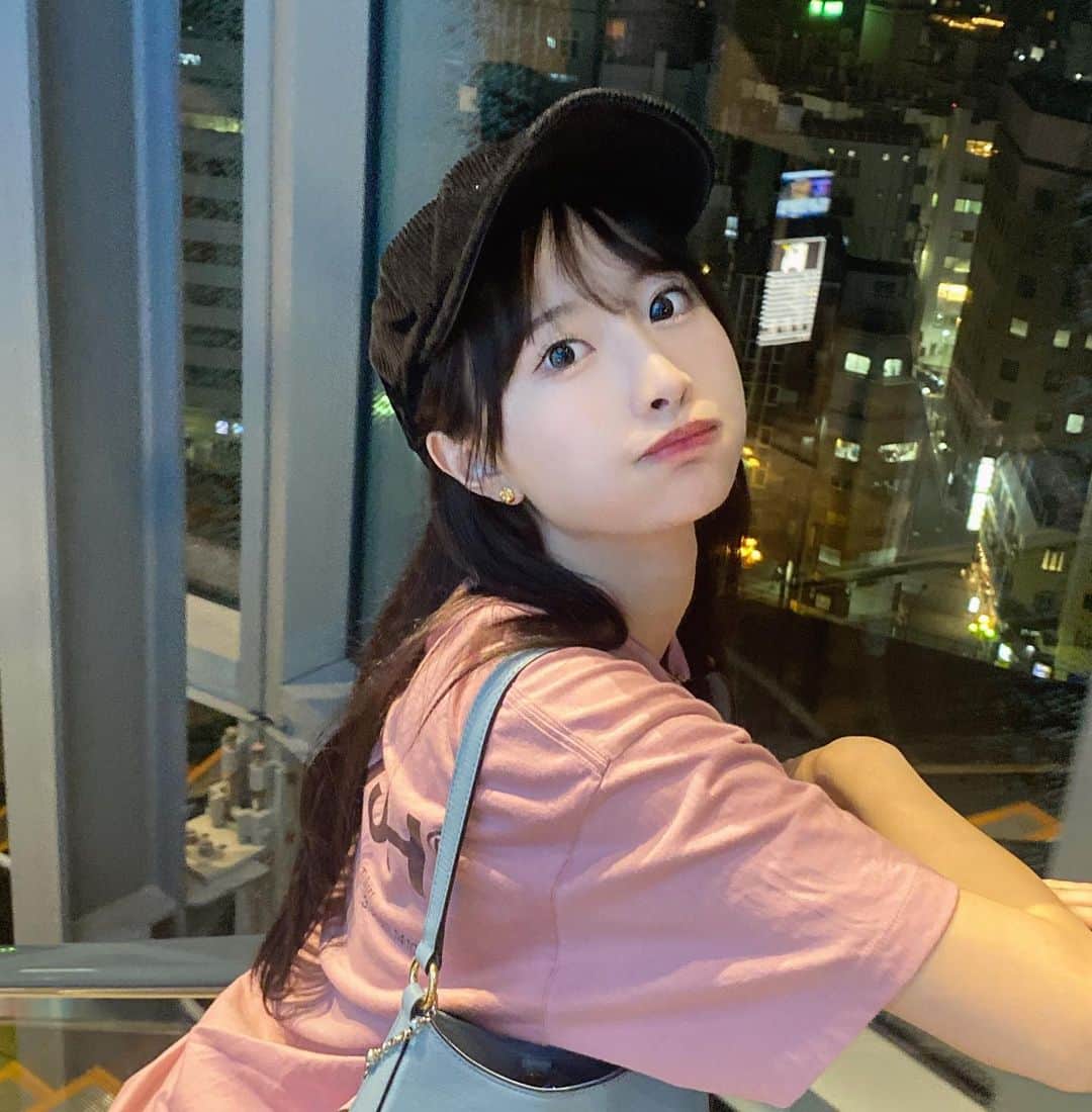藤川らるむさんのインスタグラム写真 - (藤川らるむInstagram)「新宿に新しく出来た歌舞伎タワーのシネマズプレミアム新宿 めっちゃ良かった🫠💘 椅子ふっかふかでラウンジも付いてて、ポップコーンと飲み物飲み放題でめちゃ食べた🤯笑 人も全然いないし暑い夏のデートとかにオススメカモ🦆」8月7日 19時57分 - ralumu_00