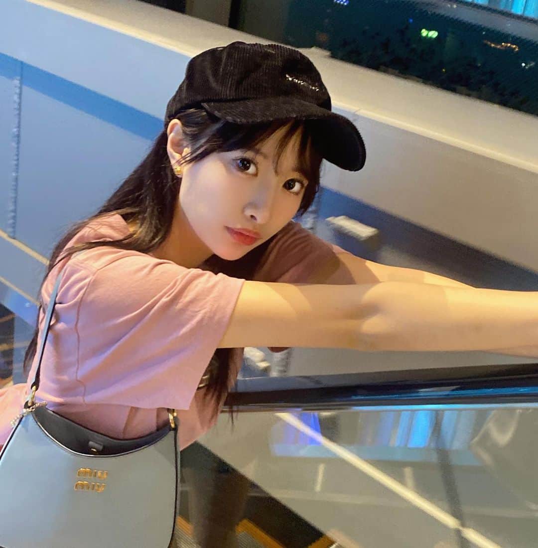 藤川らるむさんのインスタグラム写真 - (藤川らるむInstagram)「新宿に新しく出来た歌舞伎タワーのシネマズプレミアム新宿 めっちゃ良かった🫠💘 椅子ふっかふかでラウンジも付いてて、ポップコーンと飲み物飲み放題でめちゃ食べた🤯笑 人も全然いないし暑い夏のデートとかにオススメカモ🦆」8月7日 19時57分 - ralumu_00