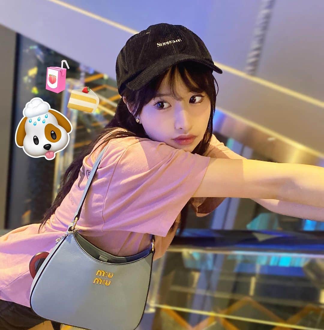 藤川らるむさんのインスタグラム写真 - (藤川らるむInstagram)「新宿に新しく出来た歌舞伎タワーのシネマズプレミアム新宿 めっちゃ良かった🫠💘 椅子ふっかふかでラウンジも付いてて、ポップコーンと飲み物飲み放題でめちゃ食べた🤯笑 人も全然いないし暑い夏のデートとかにオススメカモ🦆」8月7日 19時57分 - ralumu_00