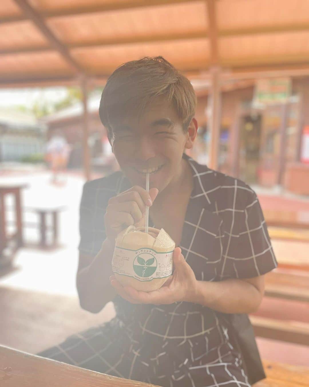 MARINAのインスタグラム：「2023/7/21-7/24 Memories📸🥥🍍🌳🍮🥩 ーーーーーーーーーーーーーーーーーーーー  My Father🦉ShowTAさんとの沖縄観光🏝️✨  美味しいもの食べて飲んで自然に癒されて 久しぶりにリフレッシュ時間になりました🙏☺️🤍  ーーーーーーーーーーーーーーーーーーーー #okinawa #沖縄 #沖縄観光 #おきなわワールド #奥武島 #ジャッキーステーキハウス #トックリキワタ」