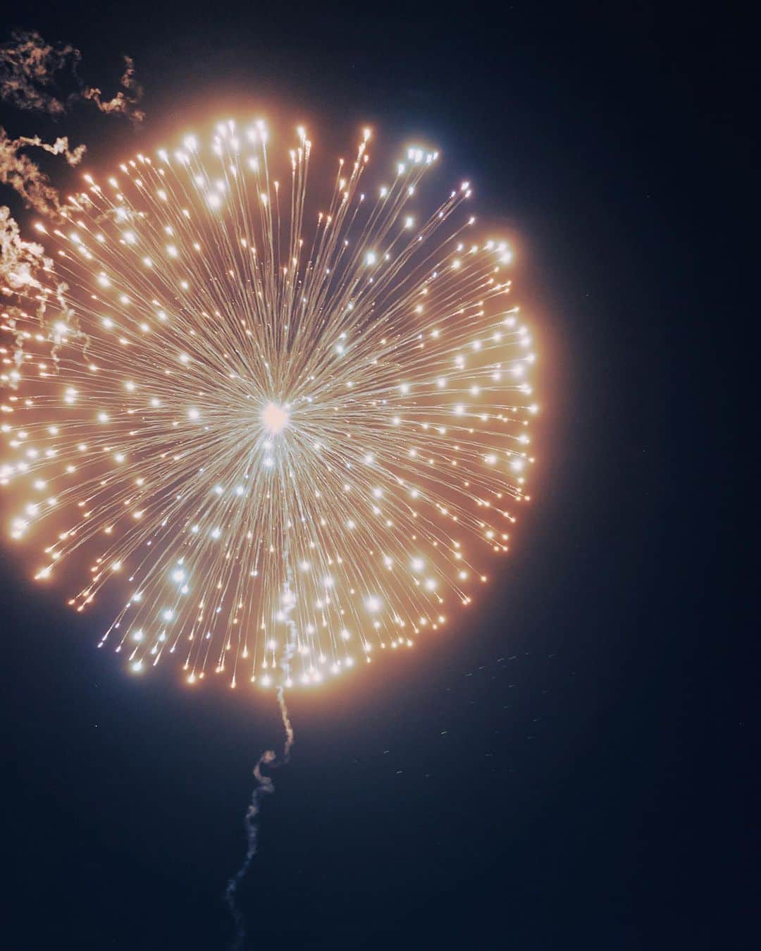 国分真央さんのインスタグラム写真 - (国分真央Instagram)「. 花火、儚くて美しいね。 夏の匂い。 ⁡」8月7日 20時02分 - mao_kokubu