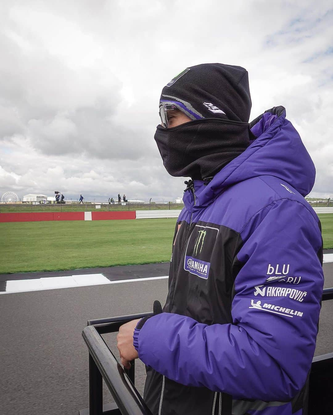 MotoGPさんのインスタグラム写真 - (MotoGPInstagram)「#BritishGP 🇬🇧 Rider Fan Parade gallery by Bez 📸🌶️  #SwipeLeft 👈 #MotoGP #Motorsport #Racing #MB72」8月7日 20時04分 - motogp