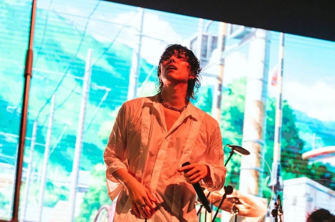 野田洋次郎のインスタグラム：「Tour memories makes me moving🫠🌹❤️‍🔥  ツアーの余韻をガソリンに栄養にインスピレーションに、溜まりまくっている制作を推し進める。  #radwimpworldtour2023  #radwimpsasiantour2023   📷　@takeshiyao」