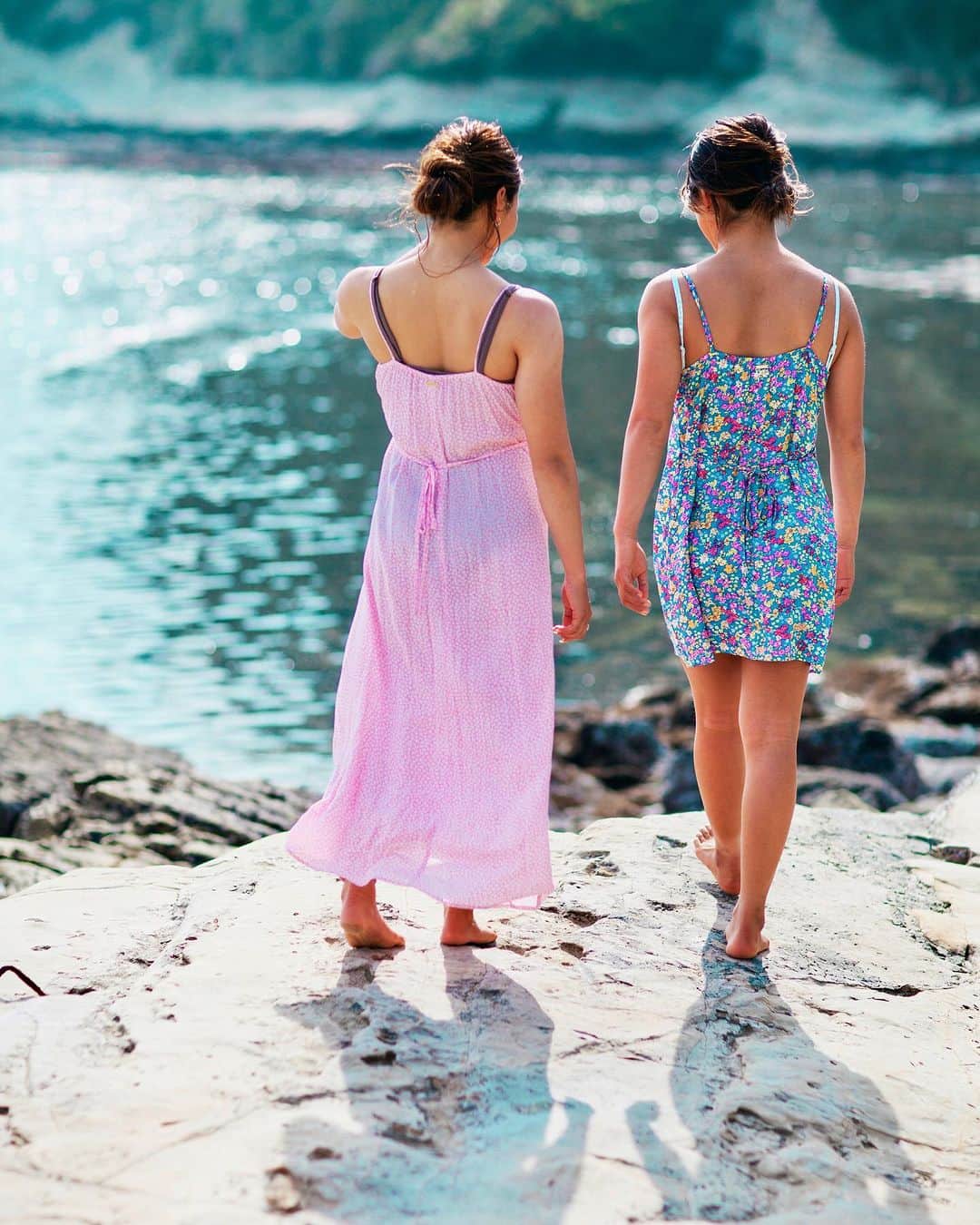 BillabongWomensJapanのインスタグラム：「ビキニとドレスで海を満喫🌊 #ABikiniKindaLife」
