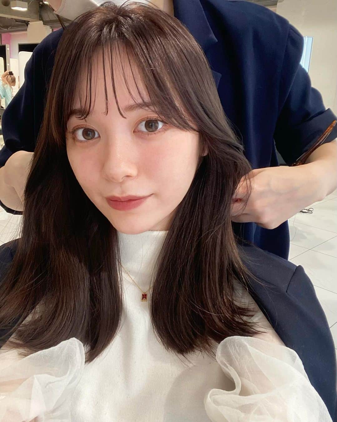 のインスタグラム：「今日は仕事おわりに焼肉🫶🏻  この日のメイクめっちゃ可愛かった💄（少し前の写真です）」