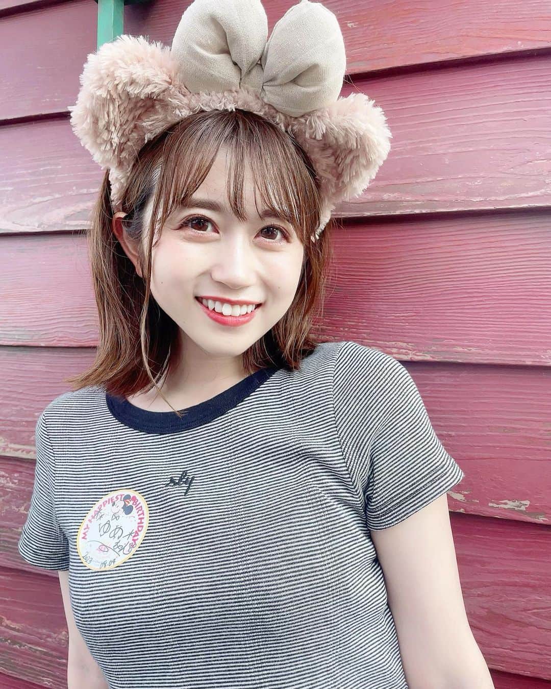 有川結女のインスタグラム：「人生初の誕生日ディズニー いってきました🎂💓 風強過ぎだったけど、幸せだった☺️🫧  念願の誕生日シール付けれて キャストさんがたくさんおめでとうって 言ってくれて嬉しかったなあ💓  大好きなダッフィフレンズのパレードもみれて感動🥹💓推し度増した🥹  #ディズニー #ディズニーシー #ディズニーランド #tokyodisneyland #tokyodisneysea #disney #ダッフィーフレンズ #シェリーメイ #ディズニーコーデ #誕生日 #誕生日ディズニー #fyp #fashion」