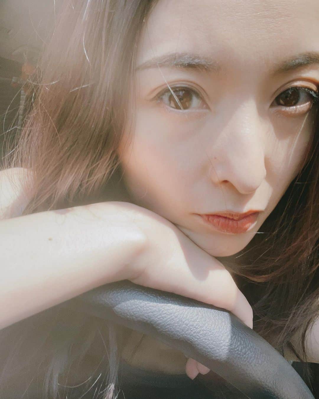櫻井千尋のインスタグラム：「. 台風と帰省が重なりそうでソワソワ。 あしたは福井県に日帰りでワクワク。  #lancomeのパウダーがまじで素晴らしい #口はカッサカサ🤦🏻‍♀️ #そういうとこよ🤷🏻‍♀️」