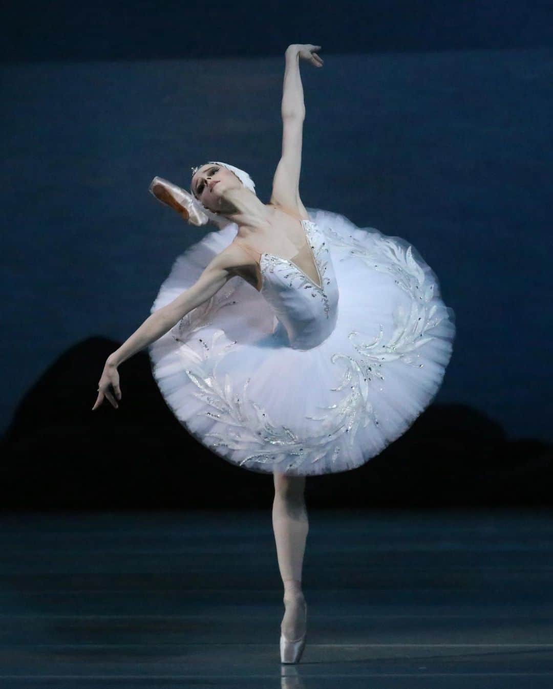 マリア・コーレワのインスタグラム：「Swan Lake 🦢  Фотография @silaavvakumы」