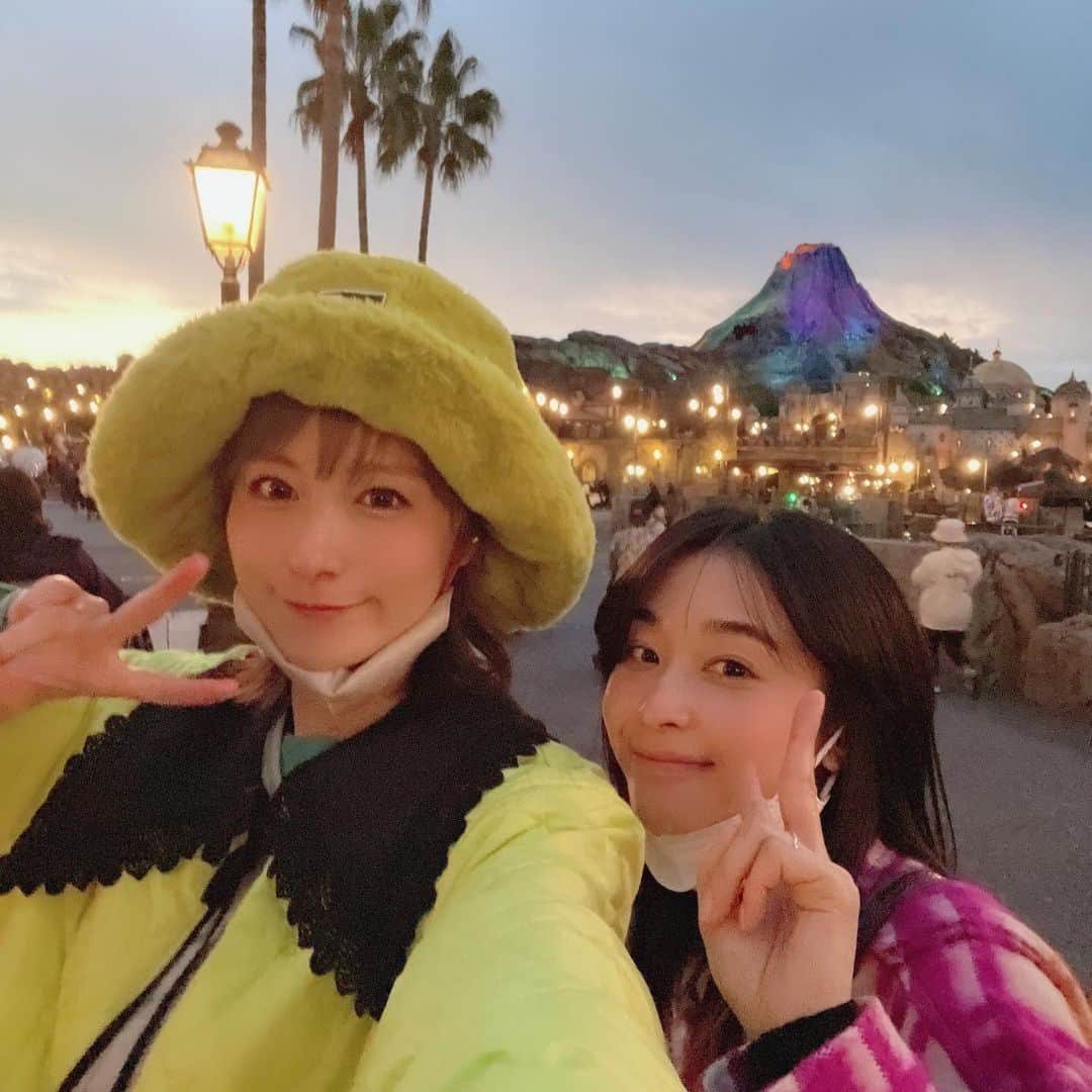 宮島咲良さんのインスタグラム写真 - (宮島咲良Instagram)「ㅤㅤㅤㅤㅤㅤㅤㅤㅤㅤㅤㅤㅤ #東京ディズニーシー  #ディズニーシー  #tds 本当の妹みたいに仲良しの#瀬戸さおり 🤩 #宮島咲良 #ミヤジマン #ぼっち戦隊ミヤジマン」8月7日 20時29分 - sakura_miyajiman