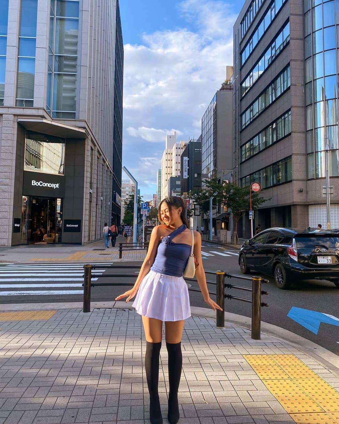 フランシスカ・サラスワティ・プスパ・デウィのインスタグラム：「Daydream 💙⛅️🌙」