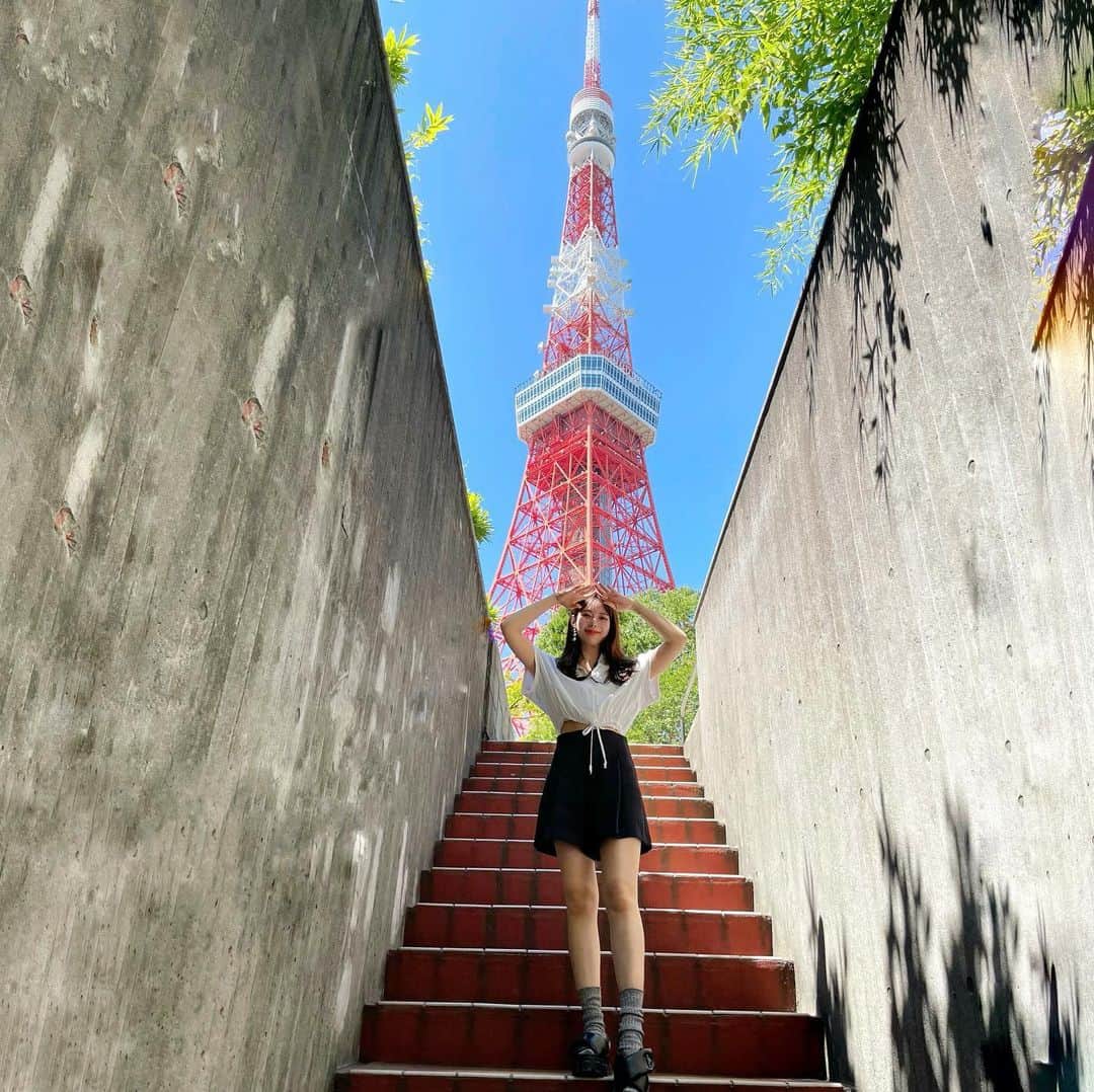 ゆいこ ◡̈♥︎のインスタグラム：「🗼♡ ㅤㅤㅤㅤㅤㅤㅤㅤㅤㅤㅤㅤㅤ ひろし君 すごい写真スポットに 連れてってくれました📷 ㅤㅤㅤㅤㅤㅤㅤㅤㅤㅤㅤㅤㅤ ㅤㅤㅤㅤㅤㅤㅤㅤㅤㅤㅤㅤㅤこの日 上下ともに @zara 🩶 ㅤㅤㅤㅤㅤㅤㅤㅤㅤㅤㅤㅤㅤ ㅤㅤㅤㅤㅤㅤㅤㅤㅤㅤㅤㅤㅤ #東京タワー」