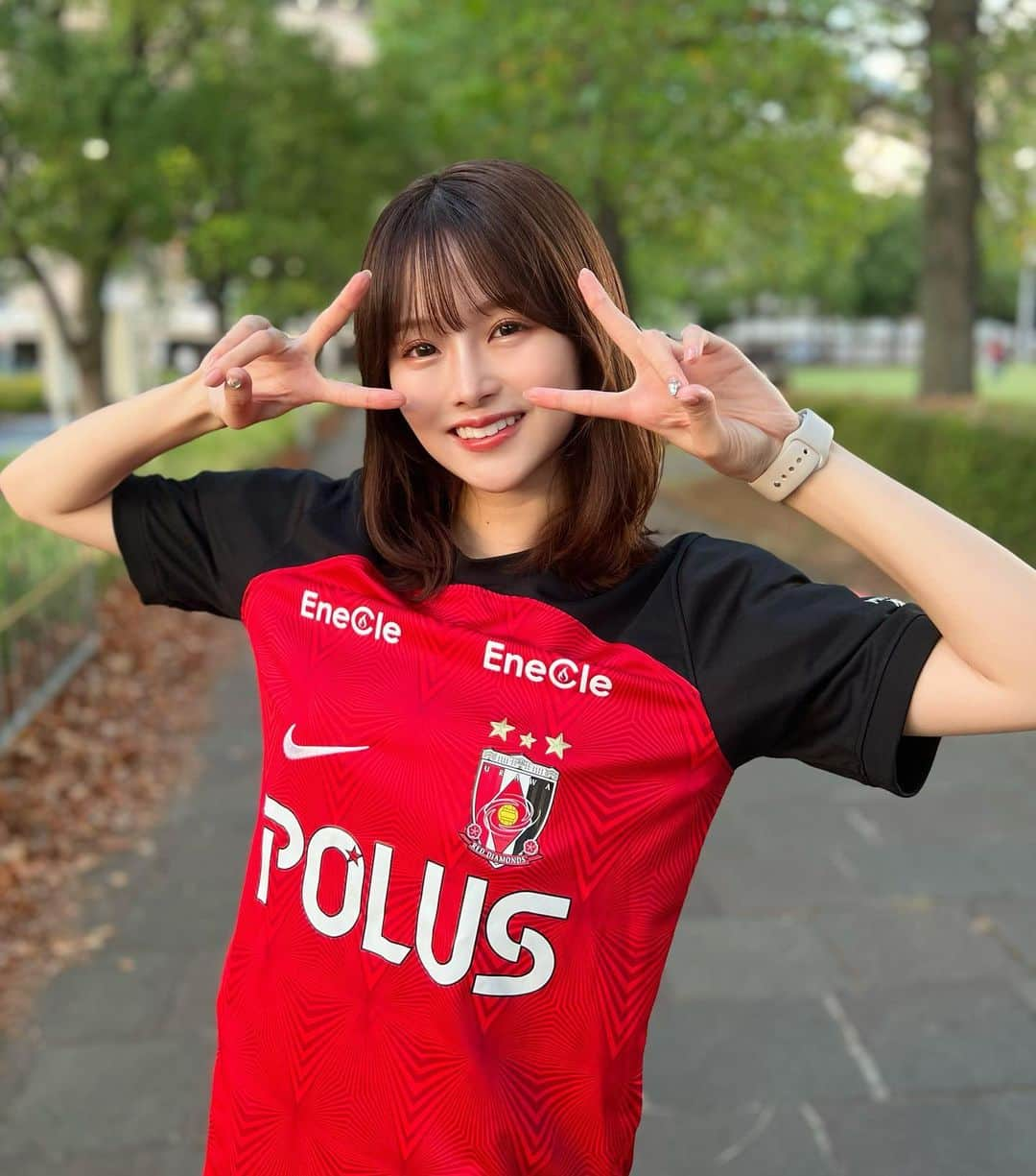 吉田恵美さんのインスタグラム写真 - (吉田恵美Instagram)「久々にユニフォーム♦️⚽️  暑い中連戦続きますが、大事な時期🔥🔥🔥  #fmnack5 レッズマイライフも ギア上げていきます❤️‍🔥 サポーター、リスナーの皆様よろしくお願いします！  #浦和レッズ #urawareds」8月7日 20時59分 - _yoshida_megumi