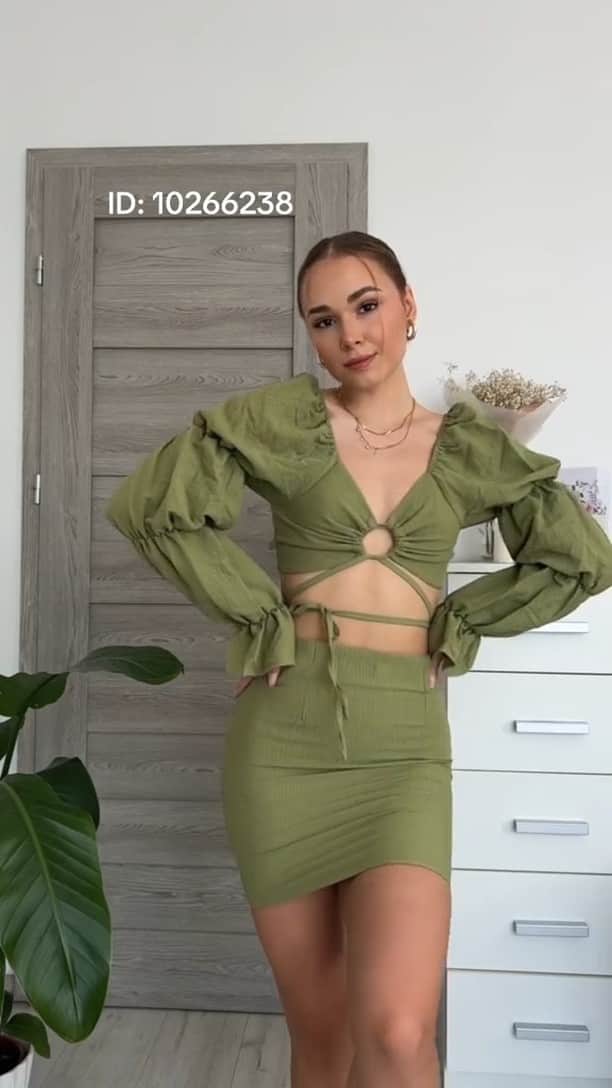SHEINのインスタグラム：「Try-on Haul: Vacay Dress Edition! 💃🛍️ Tell us which getaway gorg slay is turning heads 👇 @selfish_   🔎 9245487 10004748 10266238 10447406  #SHEIN #SHEINforAll #SHEINstyle #fashion #chic」