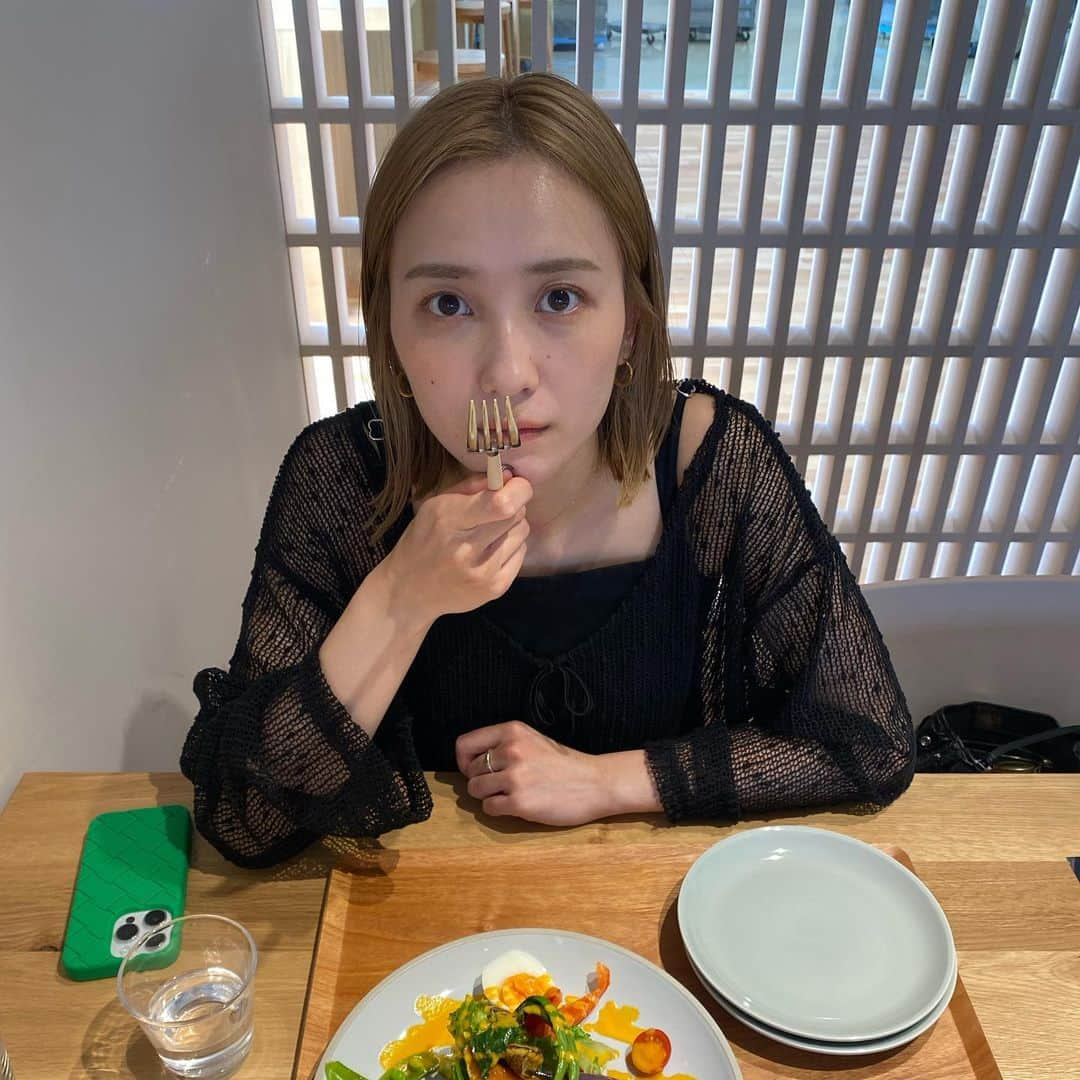 田原愛里さんのインスタグラム写真 - (田原愛里Instagram)「. . . SHIRO cafeのサラダ ちょ〜美味しかったんですっ お家でもワンプレートご飯 作りたいなぁ〜  首かいて赤くなってる😲笑  #shiro  #shiroカフェ」8月7日 21時02分 - tahara_airi_0719