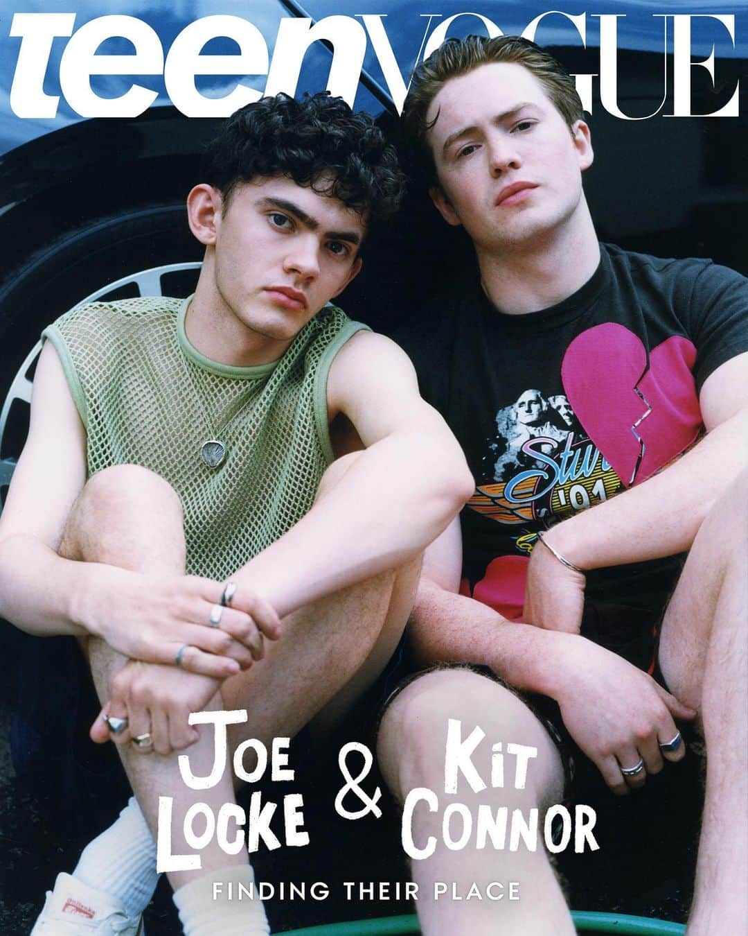 Teen Vogueのインスタグラム：「Be still my heart! ❤️‍🔥 Introducing our August 2023 cover stars, Joe Locke (@joelocke03) and Kit Connor (@kit.connor).  The 19-year-olds star in Netflix's romance series @heartstopper, an instant hit that garnered 53 million viewing hours in its first month. At this stage in their lives, every decision can feel monumental, as if it's a lynchpin for all future roads. The pair are the leaders of their cohort, a group of young people who have bonded amid the chaos of their hit show. But the big, wide world is very different than the sanctuary of the #Heartstopper set — they don’t always get to control the narrative, even when it’s their own. So how do you make peace with coming of age in the public sphere, where things are so often out of your control? At the link in bio, Locke and Connor open up about navigating fame, celebrating queer joy, and finding their place, together. ✨  *SAG-AFTRA members are currently on strike; as part of the strike, many actors are not promoting their film and TV projects. Interviews for this cover story were completed prior to the strike.  🖋: @kacedubb 📸: @angalisfield Photo Retouching: @digitalarea Stylist: @corneliuslafayette Groomer: @melissa.dezarate Production: @hyperion.la Sittings Editor: @kath_thom」