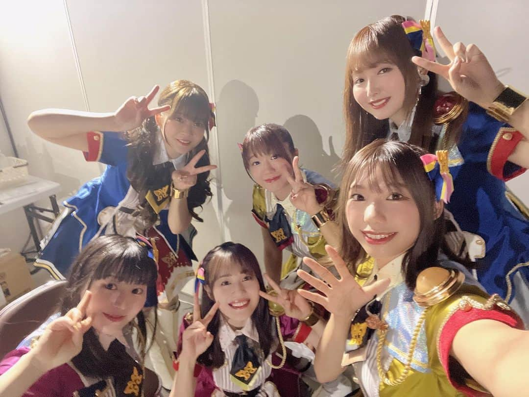 桐谷蝶々さんのインスタグラム写真 - (桐谷蝶々Instagram)「THE IDOLM@STER MILLION LIVE!10thLIVE TOUR Act-2 5 TO SP@RKLE!! その4  この日、みんなと写真撮る隙間がなくて 自撮りはこれしか無かったー！  3枚目は、 山口立花子ちゃんとのアトレのカード交換！ お互いのキャラクターが当たらなかったので交換し合いました💓 嬉しい！🥰  #ライブ  #アイマス #アイドルマスター  #imas_ml_10th #ml_10th_act2_day2 #ミリシタ #ミリオン10周年  #宮尾美也 #桐谷蝶々」8月7日 21時06分 - choucho_kiri