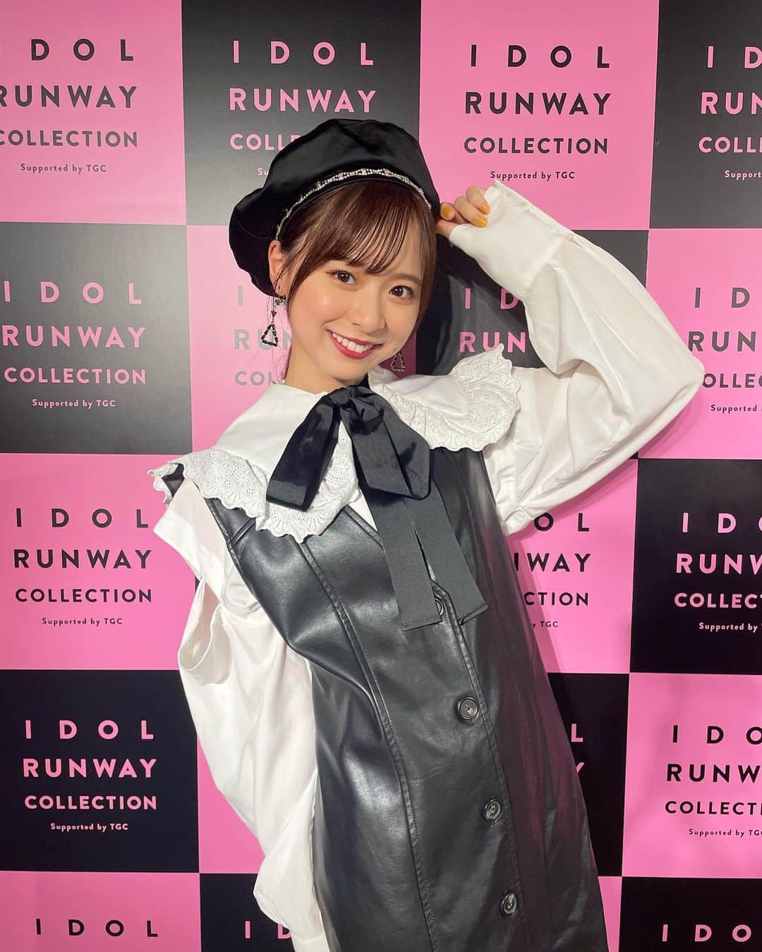 のインスタグラム：「アイドルランウェイコレクション👩🏻‍🎨👗✨ 可愛い衣装、普段と違うメイクでテンション上がりました☺️」
