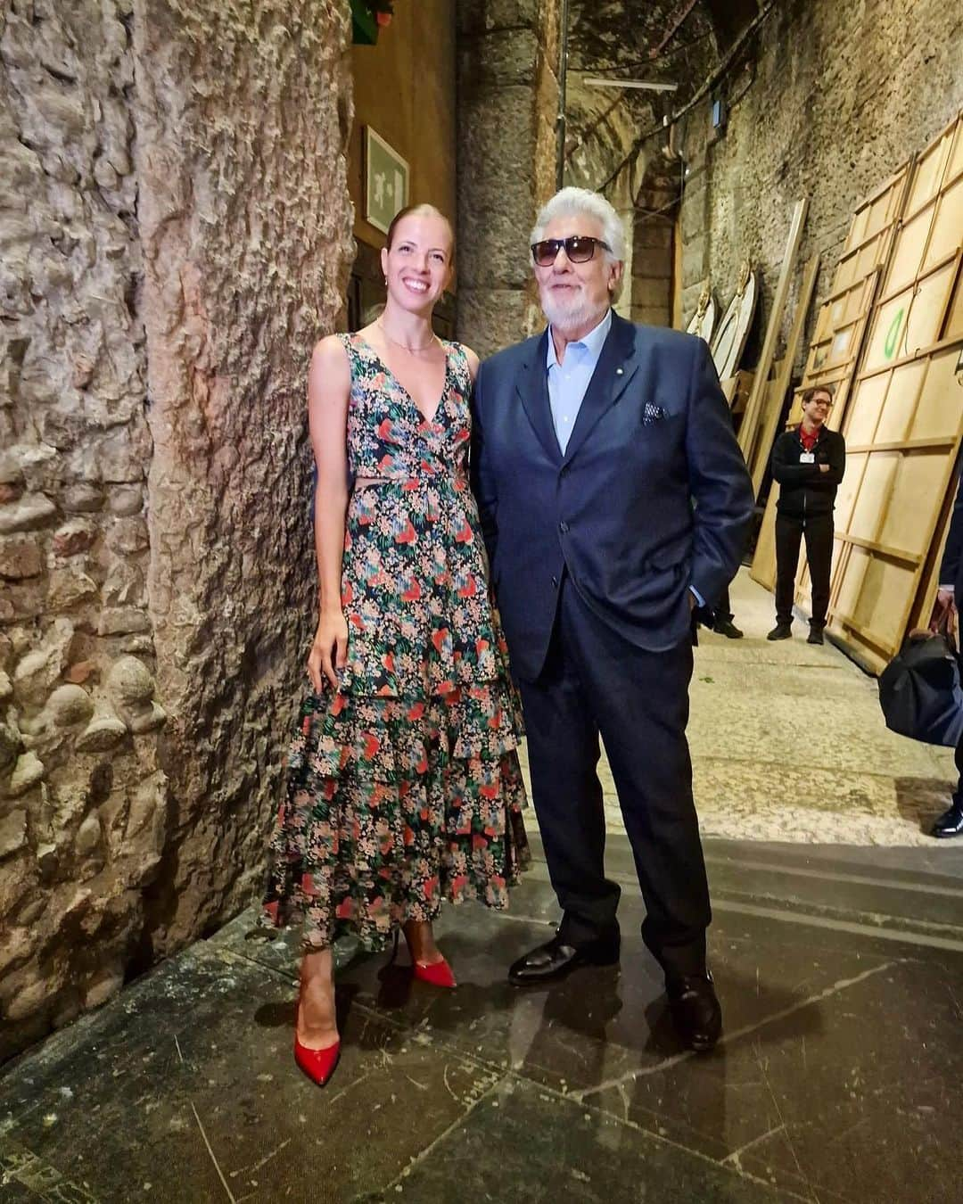 カロリーナ・コストナーのインスタグラム：「Dietro le quinte con il Maestro ✨ Backstage with the legendary @placido_domingo」