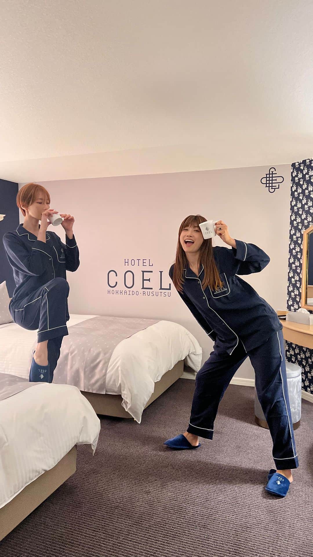 ヨンアのインスタグラム：「@rusutsuresort_official ✖️ @coel.official ✖️ @gojoonhee  やっと部屋が完成しました！ とても素晴らしい部屋になりました！ アメニティーも可愛いので是非遊びに来てくださいね♡ @gojoonhee 같이와줘서고마워 알라뷰💋」