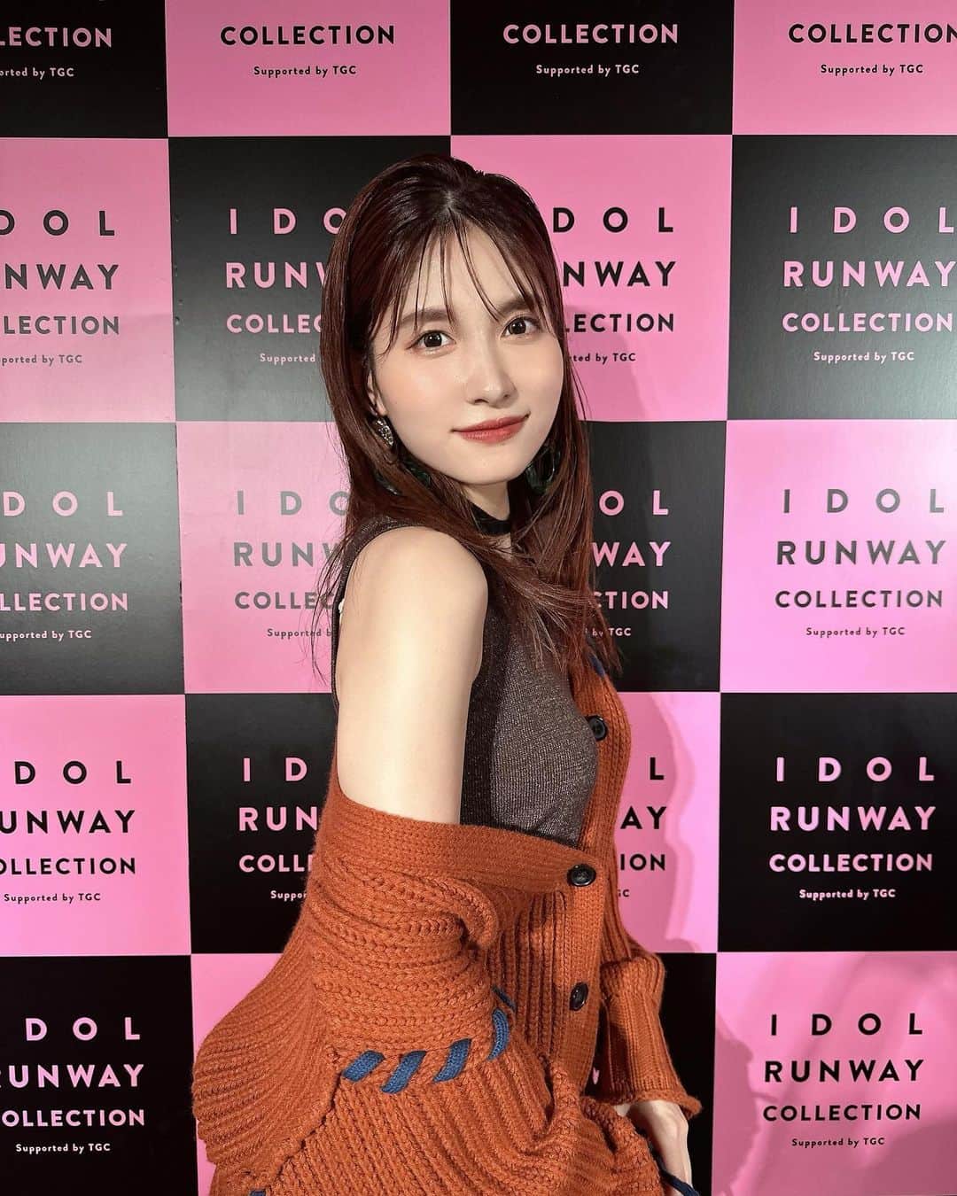 谷口めぐのインスタグラム：「.  アイドルランウェイコレクション ありがとうございました💖  うちわとか「めぐー！」という声も ちゃんと見えたし届きました🥹 みんなの応援のおかげで 楽しくランウェイを歩けました🫶🏻  貴重な経験ができて良かったです✨️ またランウェイ歩けるようにがんばるます！   #irc_tgc   #アイドルランウェイコレクション」
