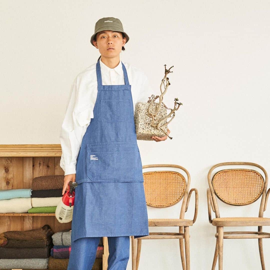 のインスタグラム：「【limited】 FreshService × Loomer / フレッシュサービス × ルーマー "LINEN x COTTON TOOL POCKET APRON -Loomer Fabric-" ￥15,400- _ 〈online store / @digital_mountain〉 https://www.digital-mountain.net _ 【オンラインストア#DigitalMountain へのご注文、発送】 *24時間受付 *14時までのご注文で即日発送 *1万円以上のお買い物で送料無料 _ We can send your order overseas. Ordering procedure details can be found  here. > > http://www.digital-mountain.net/html/page56.html _ #FreshService #Loomer #フレッシュサービス #ルーマー _ 実店舗：#WonderMountain @wonder_mountain_ 〒720-0043 広島県福山市船町2-23 JR 「#福山駅」より徒歩10分 #ワンダーマウンテン #japan #hiroshima #福山 #福山市 #尾道 #倉敷 #鞆の浦 近く _ WOMEN/GOODS：@hacbywondermountain _」