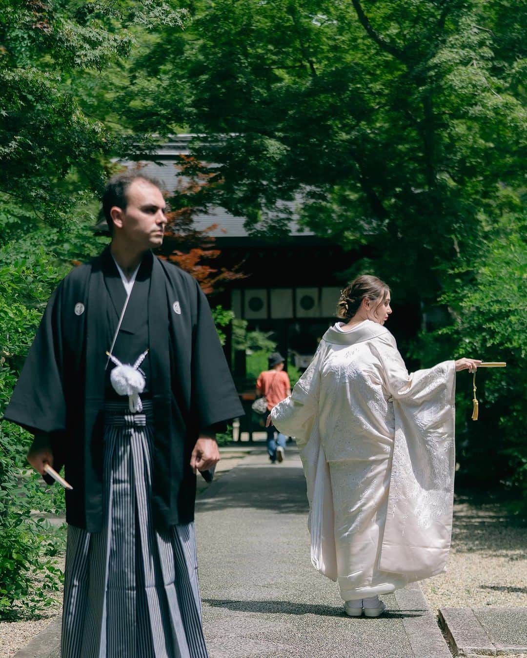 和婚スタイルさんのインスタグラム写真 - (和婚スタイルInstagram)「Congratulations ❤️ Beautiful wedding at Nashinoki shrine in Kyoto, Japan!  english.wakon-style.jp  Please contact us!  #神社挙式 #白無垢 #Shintowedding #japanesetraditionalwedding #shiromuku #shrine #temple #weddingceremonyatJapan #kyotowedding #lgbtq #wakonstyle #buddhistwedding #destinationwedding #weddingphotography #happiestmoment #redtriigate #tokyo #fukuoka #kyoto #kimono #bride #weddingreception #shinto #japantrip #elopement  #bride’shairstyle #thailand #colouredkimono #色打掛」8月7日 21時45分 - wakonstyle