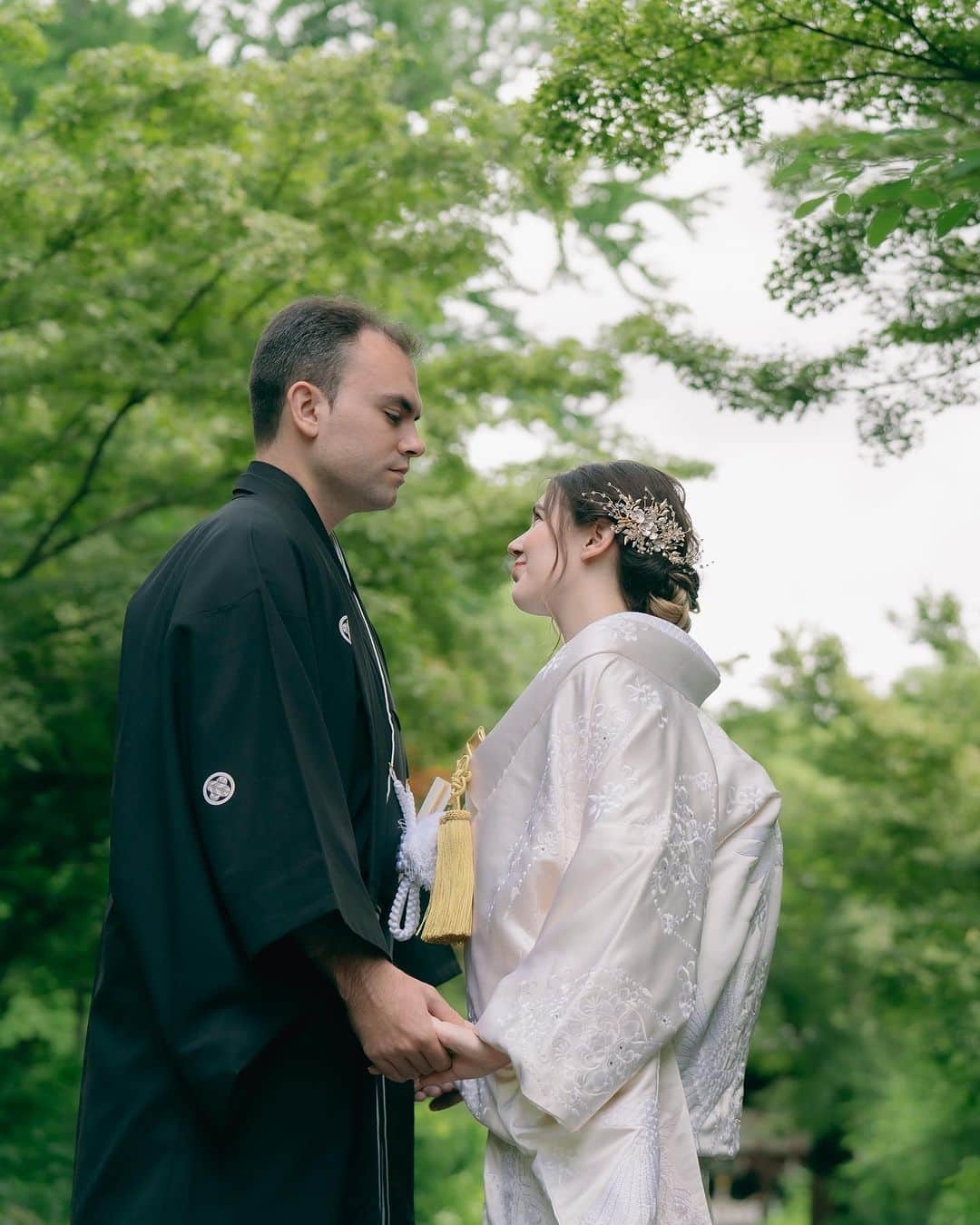 和婚スタイルさんのインスタグラム写真 - (和婚スタイルInstagram)「Congratulations ❤️ Beautiful wedding at Nashinoki shrine in Kyoto, Japan!  english.wakon-style.jp  Please contact us!  #神社挙式 #白無垢 #Shintowedding #japanesetraditionalwedding #shiromuku #shrine #temple #weddingceremonyatJapan #kyotowedding #lgbtq #wakonstyle #buddhistwedding #destinationwedding #weddingphotography #happiestmoment #redtriigate #tokyo #fukuoka #kyoto #kimono #bride #weddingreception #shinto #japantrip #elopement  #bride’shairstyle #thailand #colouredkimono #色打掛」8月7日 21時45分 - wakonstyle