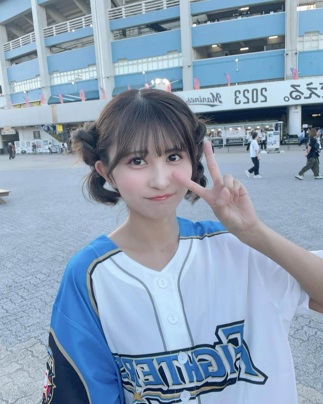 金澤有希さんのインスタグラム写真 - (金澤有希Instagram)「早くまた行きたい⚾️  #lovefighters #野球女子 #野球観戦 #ファイターズ #ファイターズ女子 #日ハム #日ハム女子 #新時代 #ヘアアレンジ #クラゲヘア #マリンスタジアム」8月7日 21時59分 - yuuki_kanazawa0501