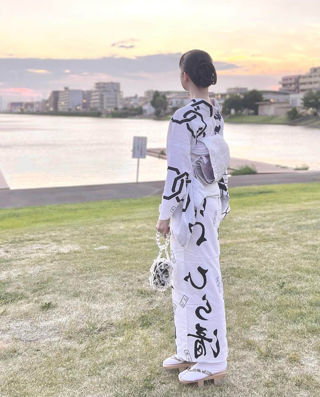 奥村佳恵さんのインスタグラム写真 - (奥村佳恵Instagram)「🎆 #焼きそばは絶対」8月7日 22時03分 - okumura_kae