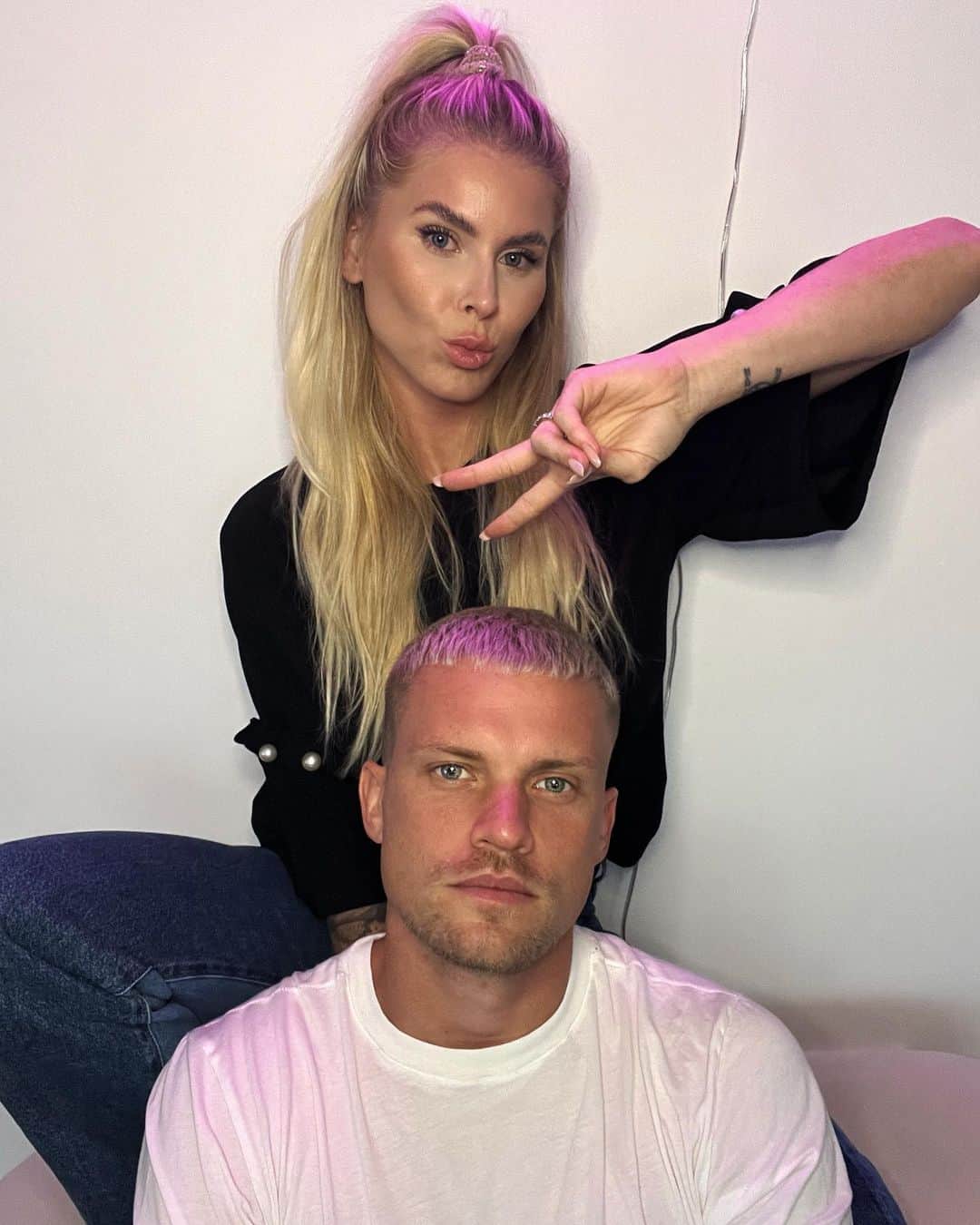フィリップ・マックスのインスタグラム：「Mondays.. 🤷🏼‍♂️」