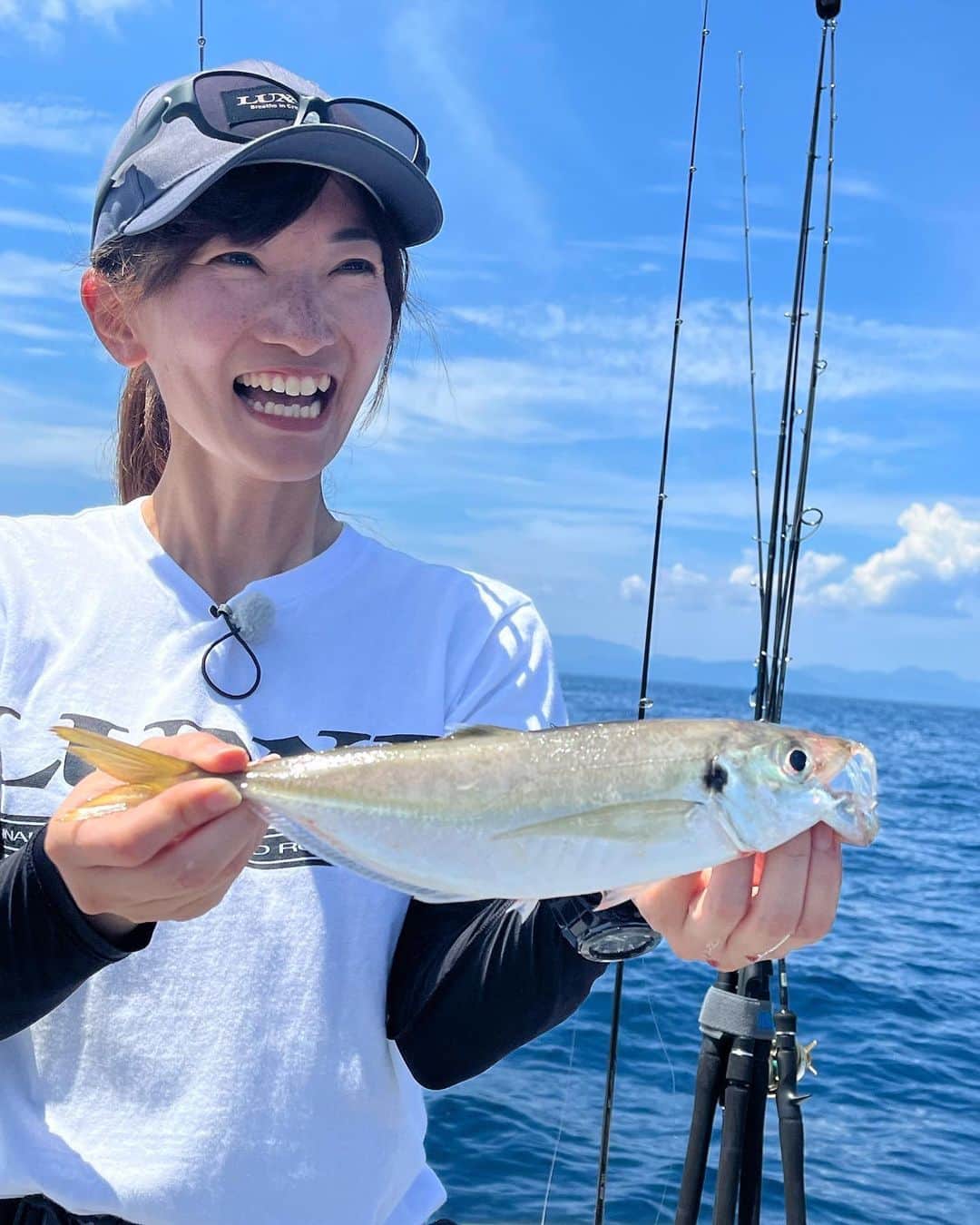 ウーデンジェニファー里沙さんのインスタグラム写真 - (ウーデンジェニファー里沙Instagram)「* 人生で初めての釣りをしました！ こんなに楽しいなんて✨✨🐠  いままで経験していなかったのが もったいなかった気持ちです💭  MALINA さんに（@malina.offshorefishing） 一から丁寧に教えていただきました。 美しくかっこよくて素晴らしい先生..✨ ありがとうございました！！  毎週土曜日の朝6:50〜放送の 「フィッシングDAYS」にて。 出演回の放送日が近づいたら またお知らせさせてください！  全くの初心者でしたが、 何匹釣れたでしょう…🤭  .  .  .  .  .  #フィッシングdays #フィッシング #釣り #釣りガール #釣り女子 #釣り初心者 #fishinglife #fishing #テレビ大阪 #大阪 #アナウンサー #ウーデンジェニファー里沙」8月7日 22時11分 - wooden_jennifer_tvo_official