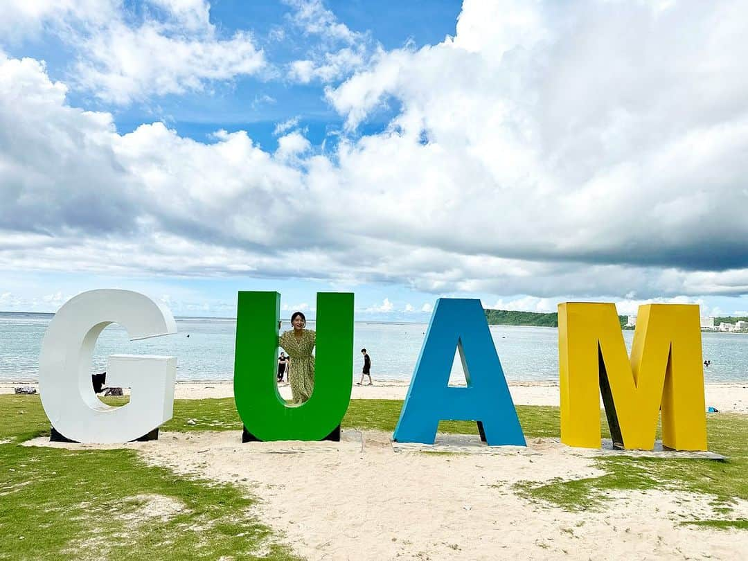 佐竹美希さんのインスタグラム写真 - (佐竹美希Instagram)「先週、行ってきました！Guam🇬🇺 ４年ぶりの海外です✈️  ここの所忙しくしていたので ５日前くらいに予約して何も決めずに行きましたが  私はそんな旅が好きです✨  まだ台風の爪痕が残り 夜は１時間も停電したり、 コンビニのおにぎりが一個500円したり。  今は日本よりも韓国からの旅行客が多いそうです。  現地の方ともたくさんお話しができました！  お土産話聞いてくださいね☺️  #guam #グアム #guamtrip #グアム旅行 #海外旅行 #旅行 #travel #travelgram #beach #tumon #tumonbeach #tumonbay #タモンビーチ」8月7日 22時15分 - miki_stk