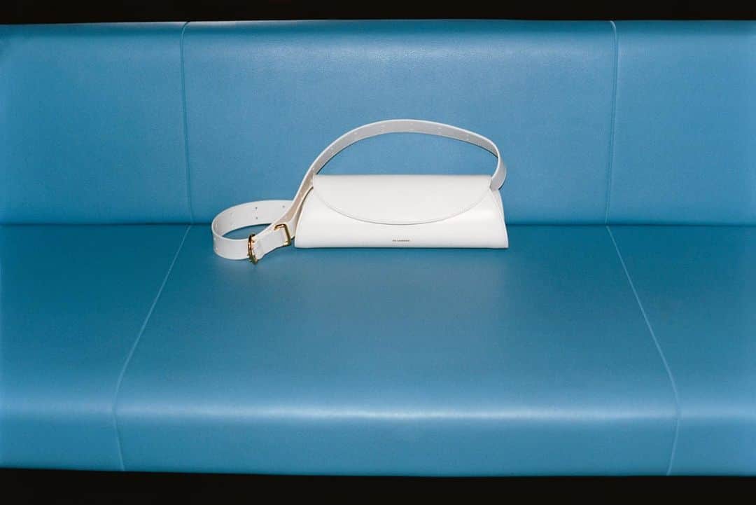 ジルサンダーのインスタグラム：「#JILSANDER  Cannolo Bag, Kyoto, Japan 2023  @nikkimcclarron    #JilSanderbyLucieandLukeMeier」